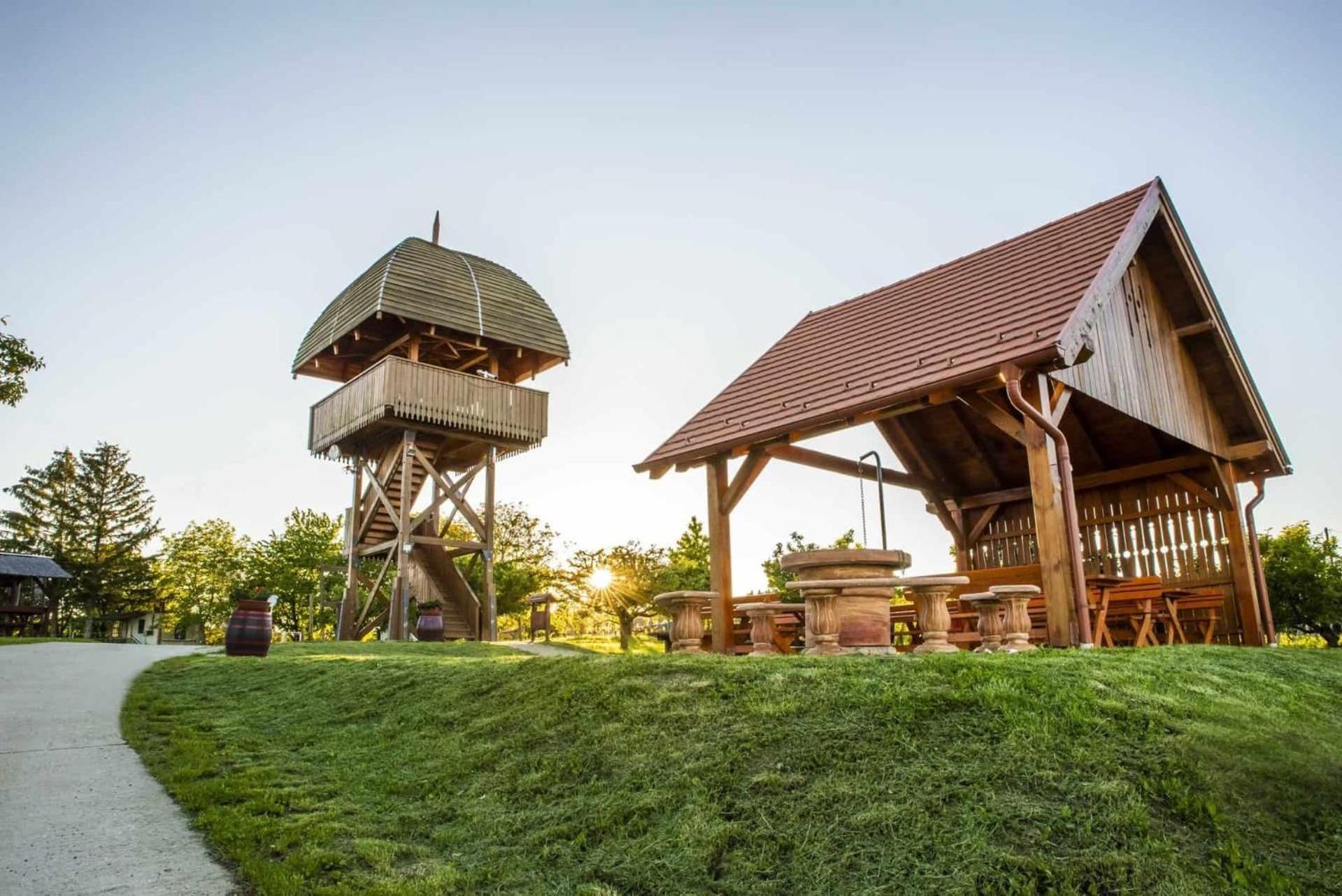 Fahaz A Kilatonal Woodhouse Lux Near Koszeg 6km Szombathely 10km Buek 20km Chalet *